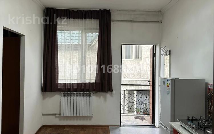 2-бөлмелі пәтер · 30 м² · 2/2 қабат, мкр Ожет, Мкр Ожет ул Бекболат 20 — Рядом кафе Шахин салон красоты Эйфория, бағасы: 150 000 ₸ в Алматы, Алатауский р-н — фото 2