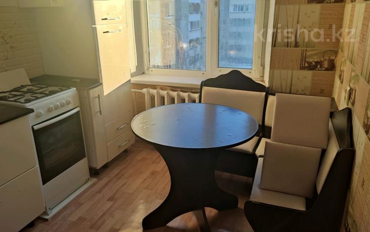 2-комнатная квартира, 50 м², 6/6 этаж помесячно, 7-й микрорайон, Чкалова 15