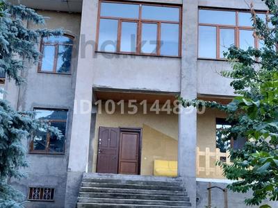 Отдельный дом · 5 комнат · 487 м² · 5.5 сот., СТ Труд 23 — Ул. Дулати за 125 млн ₸ в Алматы, Бостандыкский р-н