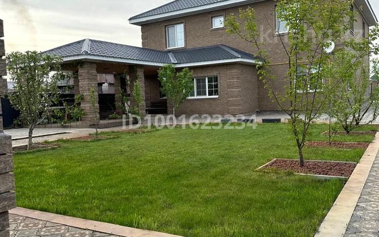 Отдельный дом · 6 комнат · 290 м² · 10 сот., Чингирлауская за 140 млн 〒 в Аксае — фото 2