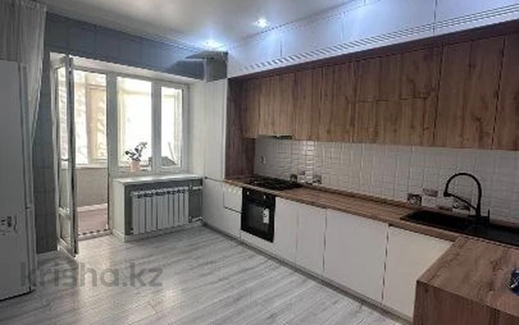 3-комнатная квартира · 89 м² · 1/5 этаж, мкр. Алтын орда, Молдагуловой 54а за 38 млн ₸ в Актобе — фото 2