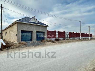 Отдельный дом · 3 комнаты · 180 м² · 16 сот., Қызылорда қаласы, Ақсуат ауылдық округі, Ж.Маханбетов ауылы, 1 көше 37 — Наурыз май құю бекетінің жанында орналасқан за 50 млн 〒 в 