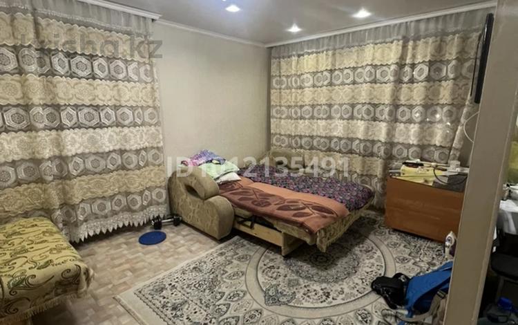 1-бөлмелі пәтер · 30 м² · 4/5 қабат, Пришахтинск, Зелинского 24/4 — Зелинского, бағасы: 9.5 млн ₸ в Караганде, Алихана Бокейханова р-н — фото 2