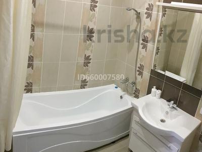 2-бөлмелі пәтер, 55 м², 2/11 қабат ай сайын, Студенческий 40а, бағасы: 180 000 〒 в Атырау