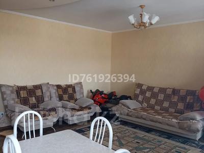 2-комнатная квартира · 42 м² · 5/5 этаж, Кенесары 17 за 15 000 〒 в Бурабае