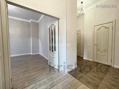 2-комнатная квартира, 75 м², 1/7 этаж помесячно, Шамши Калдаякова 4 за 400 000 〒 в Астане, Алматы р-н