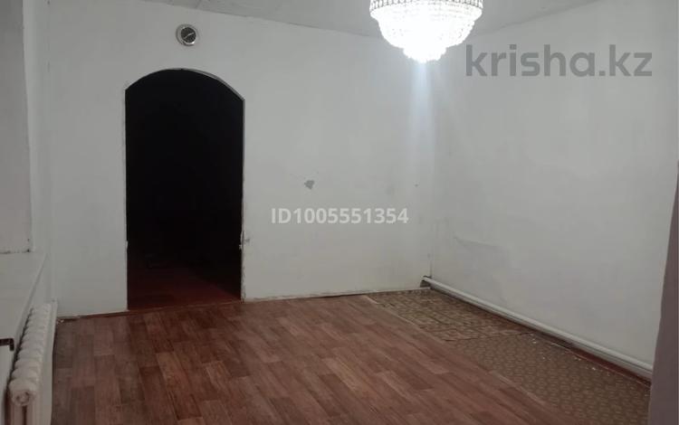 Отдельный дом · 3 комнаты · 18.4 м² · 10 сот., мкр Бирлик-2, 7 көше 83 — Береке магазинге қарсы за 12 млн 〒 в Атырау — фото 2