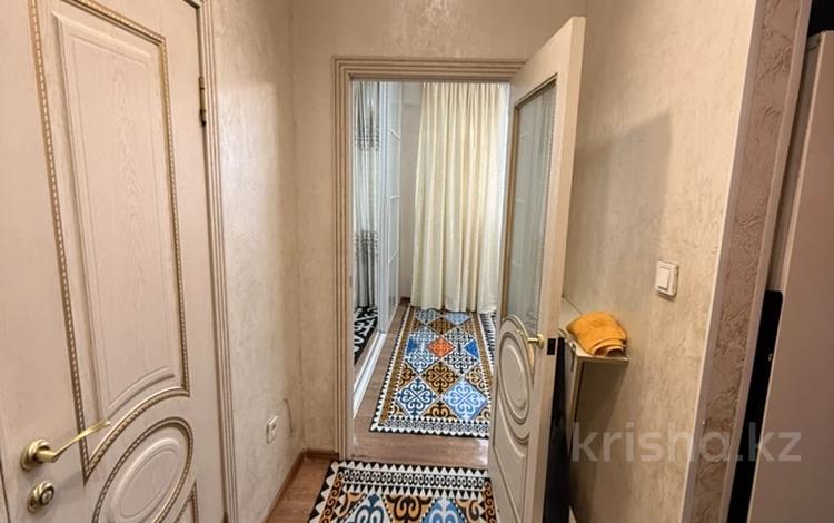 2-комнатная квартира · 39.7 м² · 6/10 этаж, мкр Аксай-1 за 26 млн ₸ в Алматы, Ауэзовский р-н — фото 9