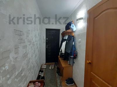 3-комнатная квартира · 55 м² · 2/5 этаж, Сатпаева 16/1 за 23.8 млн 〒 в Усть-Каменогорске, Ульбинский