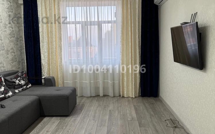 2-бөлмелі пәтер · 79 м² · 13/14 қабат, 17-ш/а., ​17-й микрорайон 6, бағасы: 35 000 ₸ в Актау, 17-й мкр — фото 2