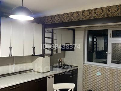 3-бөлмелі пәтер · 60 м² · 4/5 қабат, 15-й микрорайон, проспект Жибек Жолы 3 3 — Остановка Балдырган, Айна базар, больницы, роддом, бағасы: 200 000 ₸ в Шымкенте, Аль-Фарабийский р-н