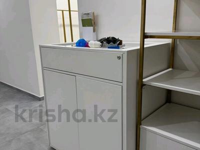 Свободное назначение, офисы, магазины и бутики, общепит, салоны красоты, медцентры и аптеки, образование, развлечения, конференц-залы, кабинеты и рабочие места, студии · 80 м² за 500 000 〒 в Кокшетау