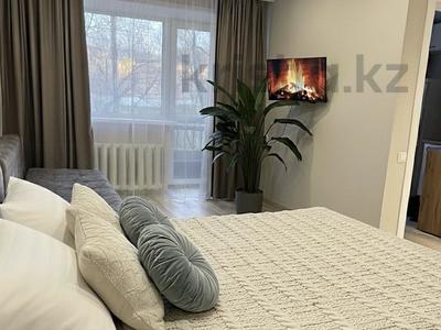 1-комнатная квартира · 33 м² · 2/5 этаж, мкр Новый Город 27а за 12 000 ₸ в Караганде, Казыбек би р-н