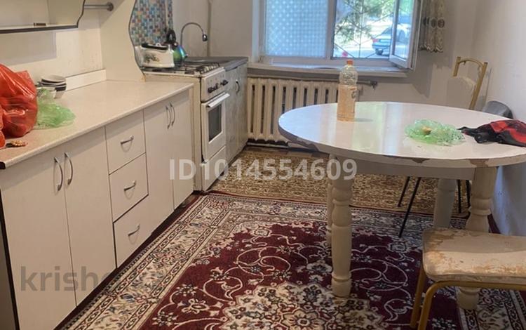 3-бөлмелі пәтер · 65 м² · 1/5 қабат, Қаратау ш/а. 1, бағасы: 150 000 ₸ в Таразе, мкр Каратау — фото 2