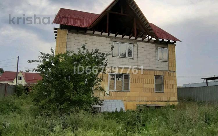 Отдельный дом • 6 комнат • 300 м² • 10 сот., улица Тауелсиздик за 20 млн 〒 в Алматы — фото 2