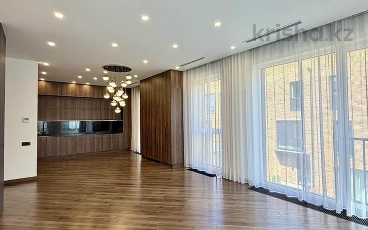 4-комнатная квартира · 120 м² · 3/3 этаж, Аль- Фараби 116/31-56 за 230 млн ₸ в Алматы, Медеуский р-н — фото 2
