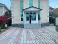 Отдельный дом • 7 комнат • 260 м² • 8 сот., Кенесары хана за 200 млн 〒 в Алматы — фото 10