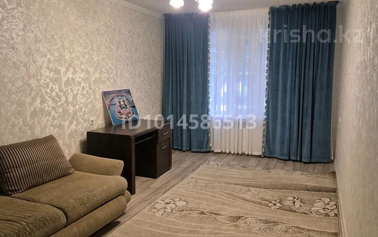 2-комнатная квартира · 55 м² · 1/5 этаж, мкр Мамыр-2 13 за 300 000 ₸ в Алматы, Ауэзовский р-н — фото 2