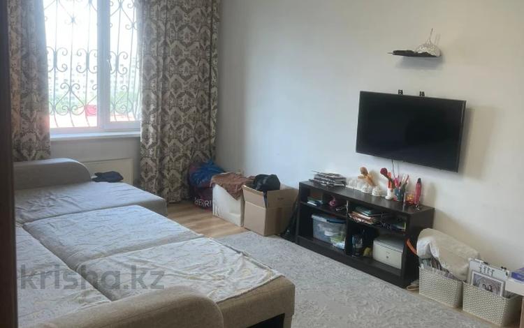 2-бөлмелі пәтер · 60 м² · 5/5 қабат, мкр Айнабулак-4 175, бағасы: 35 млн ₸ в Алматы, Жетысуский р-н — фото 2