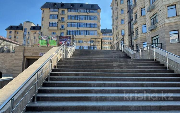 5-комнатная квартира · 191 м² · 2/8 этаж, мкр Центральный, Сейфуллина 5В за 76 млн ₸ в Атырау — фото 2