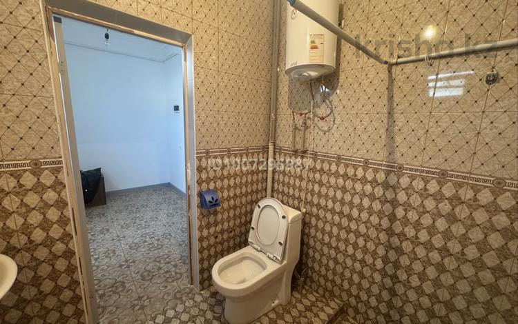 3-бөлмелі пәтер · 100 м² · 1/1 қабат, Мустафа Шокай 130, бағасы: 140 000 ₸ в  — фото 2