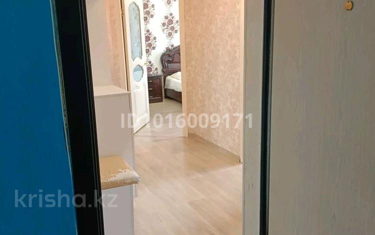 3-комнатная квартира · 66 м² · 5/5 этаж, Жукова 10 за 170 000 ₸ в Уральске — фото 2