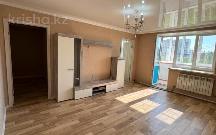 3-бөлмелі пәтер · 63 м² · 1/5 қабат, Мкрн. Шестой 10, бағасы: 13.5 млн ₸ в Риддере — фото 2