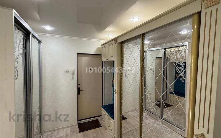 2-комнатная квартира · 54.4 м² · 5/5 этаж, мкр Кунаева 6 за 21.2 млн ₸ в Уральске — фото 2