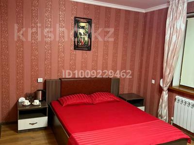 4 комнаты · 400 м² · 2/3 этаж, Яссауи 3 — Заправка Гелиос за 12 000 〒 в 