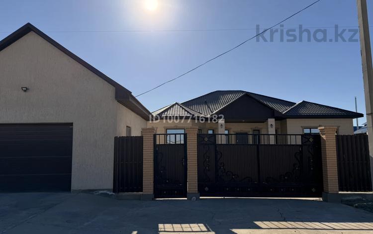 Отдельный дом · 5 комнат · 237 м² · 8 сот., мкр Жулдыз-3, 4улица 14 за 47 млн 〒 в Атырау — фото 46