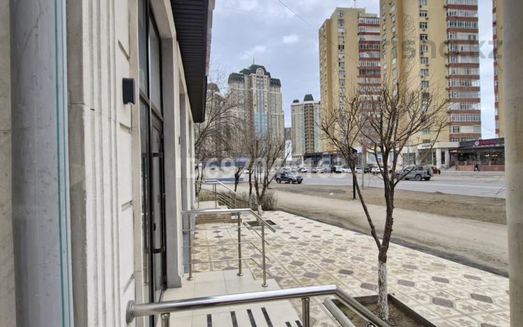 Свободное назначение, офисы, магазины и бутики, салоны красоты, медцентры и аптеки, образование, развлечения, конференц-залы, кабинеты и рабочие места, студии · 58 м² за 270 000 〒 в Актау, 13-й мкр — фото 16