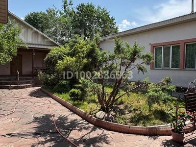 Отдельный дом · 6 комнат · 218 м² · 26 сот., Тойжанова 1 за 63 млн 〒 в Алмалы