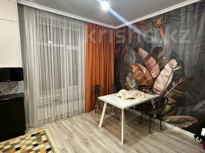 3-бөлмелі пәтер · 80 м² · 7/10 қабат, мкр Юго-Восток, микрорайон Байкена Ашимова 21/5, бағасы: 48 млн ₸ в Караганде, Казыбек би р-н