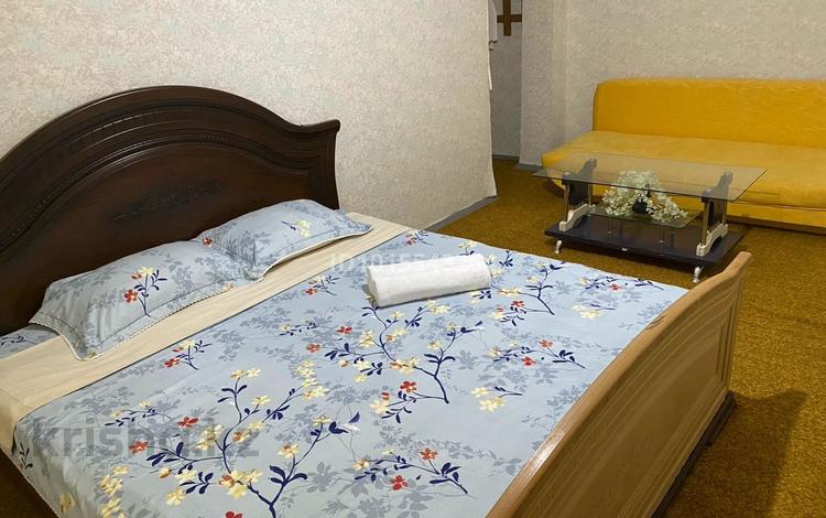 2-бөлмелі пәтер · 50 м² · 1/3 қабат, Момышулы 7А 7А — Шымкент Плаза , Арбат, бағасы: 12 000 ₸ в Аль-Фарабийский р-н — фото 2