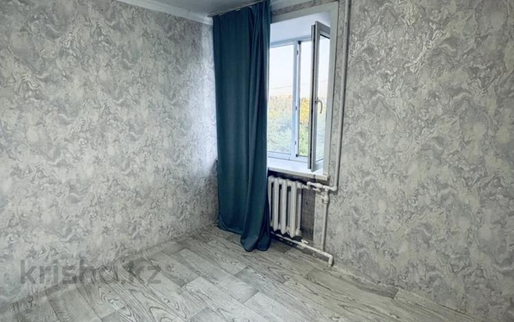 3-комнатная квартира · 44.3 м² · 4/5 этаж, Майкудук, 16й микрорайон 37 за 11.5 млн ₸ в Караганде, Алихана Бокейханова р-н — фото 2