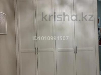 5-комнатная квартира · 210 м² · 1/3 этаж, Район Байтерек. Ул Кызылжарская 41 А 41А — Район Байтерек за 82 млн 〒 в Уральске