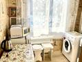 1-комнатная квартира, 35 м², 2/5 этаж по часам, Брусиловского 15 за 4 000 〒 в Петропавловске