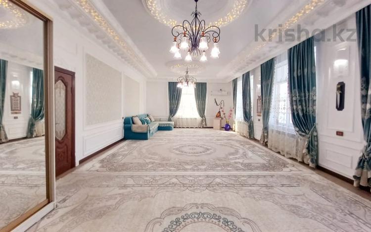 Отдельный дом · 6 комнат · 362.3 м² · 10 сот., Акжар-2 за 90 млн 〒 в Актобе — фото 32