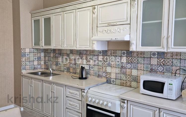 2-бөлмелі пәтер · 75 м² · 8/14 қабат, Кабанбай батыра 7, бағасы: 340 000 ₸ в Астане, Нура р-н — фото 2