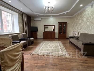 Отдельный дом · 4 комнаты · 250 м², Шакарима 82 за 750 000 〒 в Семее