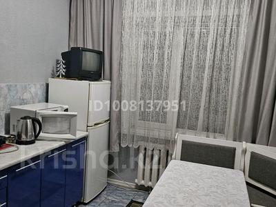 1-комнатная квартира · 33 м² · 1/10 этаж, Жамакаева 153 — 72 ой квартал за 1 500 〒 в Семее