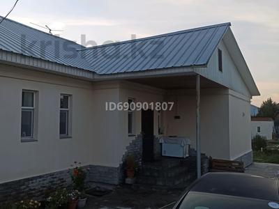 Продажа домов и дачи в Алматинской обл.: Отдельный дом · 5 комнат · 133 м² · 10 сот., Наурызбай батыра 15 за 43 млн 〒 Отдельный дом · 5 комнат · 133 м² · 10 сот., Наурызбай батыра 15 за 43 млн 〒 в Казцик