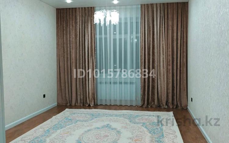 2-бөлмелі пәтер · 81.7 м² · 9/10 қабат, Алтын орда ш/а., Санкибай батыра 40в, бағасы: 43 млн ₸ в Актобе, мкр. Алтын орда — фото 3