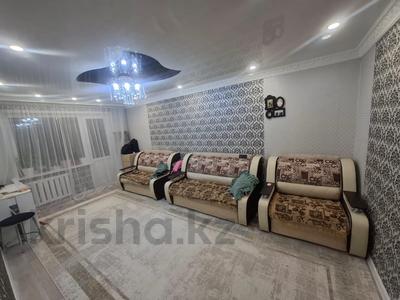 2-комнатная квартира · 45 м² · 4/5 этаж, Майкудук, 16й микрорайон 5 за 10.8 млн ₸ в Караганде, Алихана Бокейханова р-н