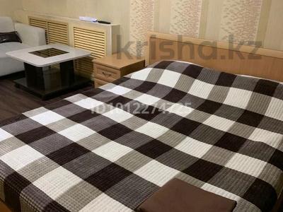1-бөлмелі пәтер · 30 м² · 1/9 қабат, Просп. Нуркена Абдирова 25, бағасы: 10 000 ₸ в Караганде