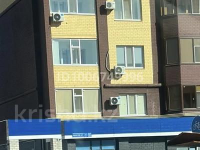 Свободное назначение, офисы, магазины и бутики, склады, салоны красоты, фитнес и спорт, медцентры и аптеки, образование, развлечения, конференц-залы, кабинеты и рабочие места, студии · 20 м² за 200 000 〒 в Актобе, мкр. Алтын орда