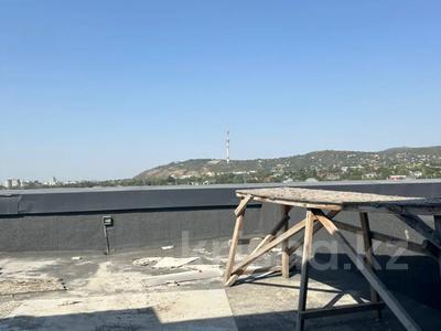 4-бөлмелі пәтер · 330 м² · 1/3 қабат, мкр Горный Гигант, улица 4-ая 12, бағасы: 215 млн 〒 в Алматы, Медеуский р-н