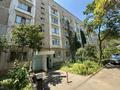 1-комнатная квартира · 35 м² · 1/5 этаж, мкр Мамыр-1 10 за 200 000 ₸ в Алматы, Ауэзовский р-н