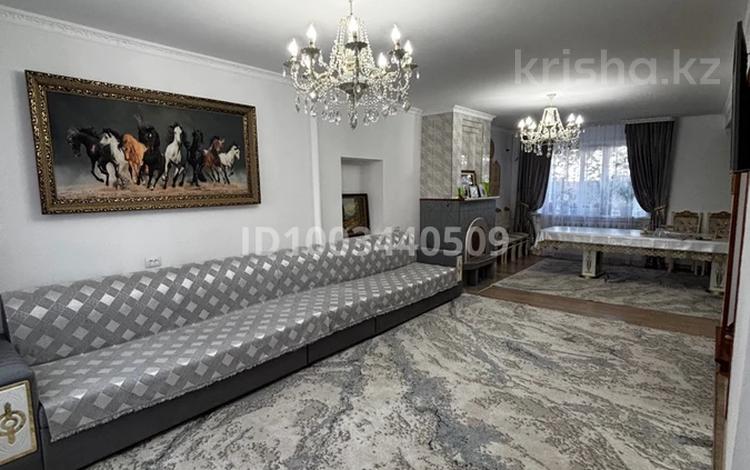 Отдельный дом · 6 комнат · 345 м² · 10 сот., мкр Кунгей 972 — Смакова за 70 млн ₸ в Караганде, Казыбек би р-н — фото 2