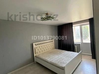 1-комнатная квартира · 33 м² · 4/9 этаж, мкр Строитель 43 за 130 000 ₸ в Уральске